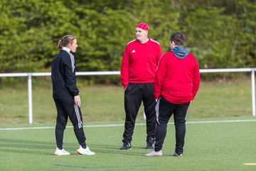 Bild 2 - Co-Trainerin der Frauen Nationalmannschaft Britta Carlson in Wahlstedt